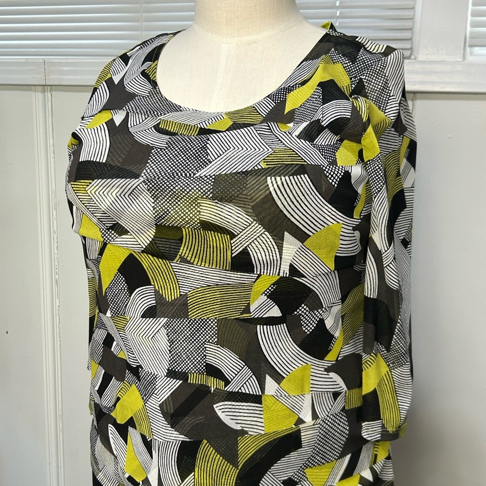 Alfani Woman 2X Black Lime Geometric Sheer Overlay 3/4 Sleeve Top